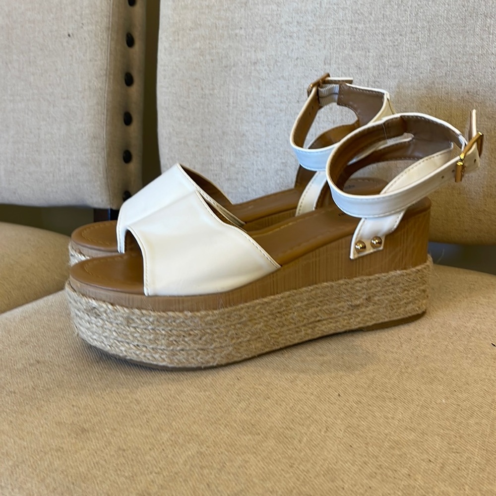 Qupid women’s size 7 sandals. Platform sandals